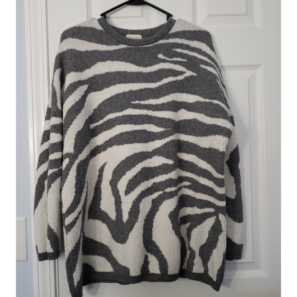 52 Seven Brand Womans Sweater Pullover‎ Crew Neck Size Large Tiger Print